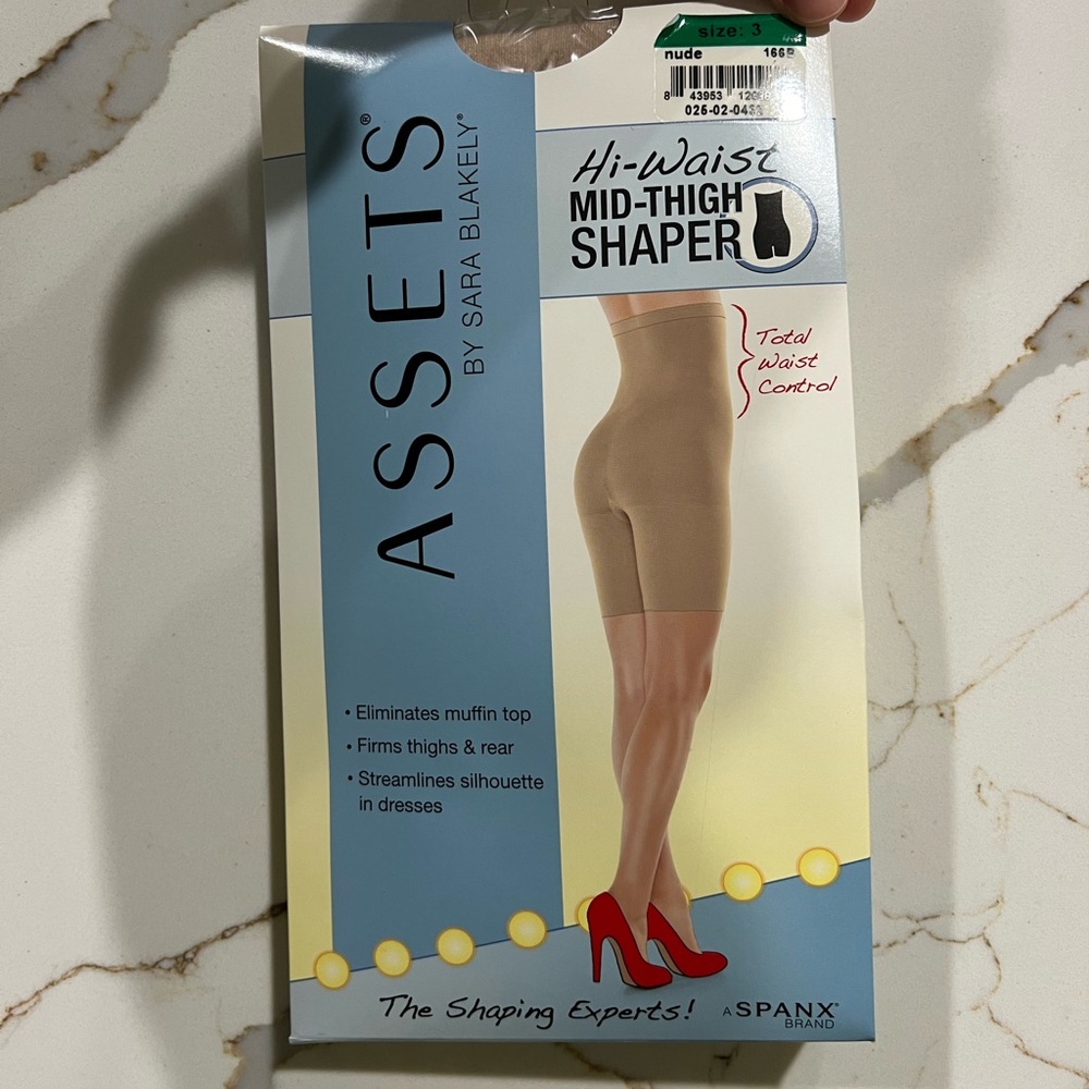 NWT NIP Assets by Spanx Hi-Waist Mid-Thigh Shaper in Nude Size: 3